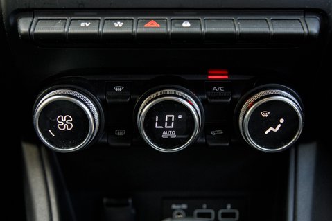 Renault Captur TECHNO E-TECH 38