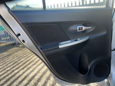 Toyota Urbancruiser 1.4 Urban Cruiser D-4D 4WD 5dr 36