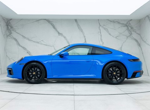 Porsche 911 Carrera (992) 2