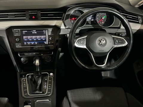 Volkswagen Passat SE TDI DSG 13