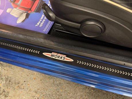 Mini Roadster 2.0 Cooper SD Auto Euro 5 2dr 39