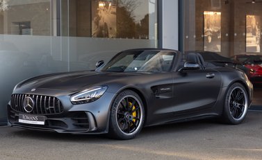 Mercedes-Benz AMG GT R Roadster 2