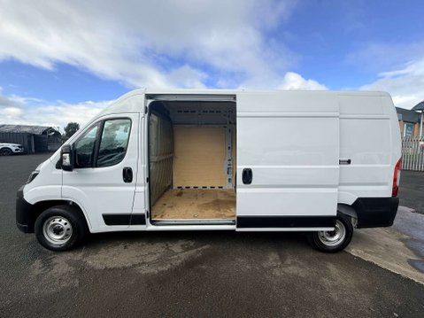 Peugeot Boxer 2.2 Boxer 35 Professional L3H2 5dr 5