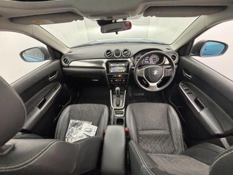 Suzuki Vitara SZ5 BOOSTERJET MHEV 3