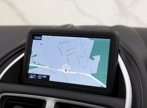 Aston Martin DB11 V8 16