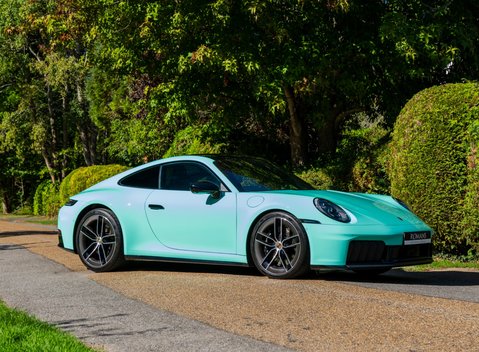 Porsche 911 Carrera GTS (992.2) 4