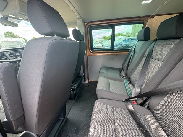 Volkswagen Transporter Crew Cab SWB L1H1 T32 Tdi Kombi Highline Air Con SELECT 13