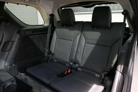 Land Rover Discovery TD6 HSE 33