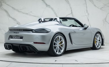 Porsche 718 SPYDER 6