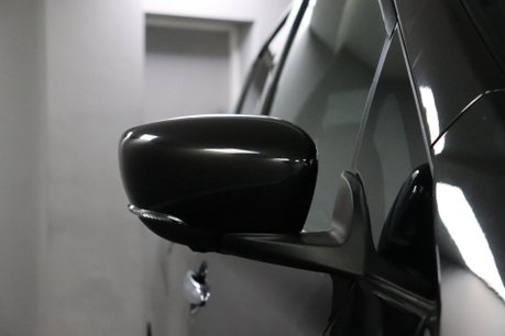 Nissan LEAF LAUNCH EDITION 33