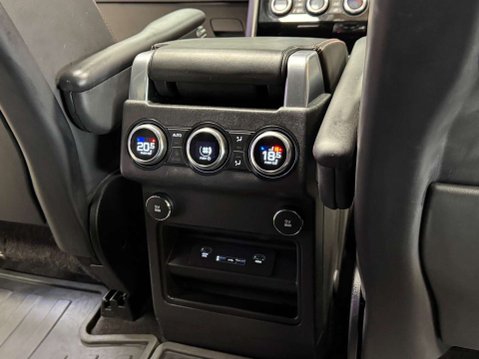 Land Rover Discovery 3.0 Discovery Luxury HSE SDV6 Auto 4WD 5dr 68