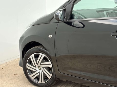 Toyota Aygo 1.0 Aygo X-Play TSS VVT-i 5dr 40
