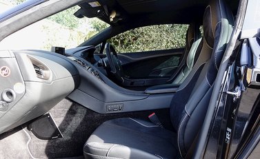 Aston Martin Vanquish Carbon Edition 25