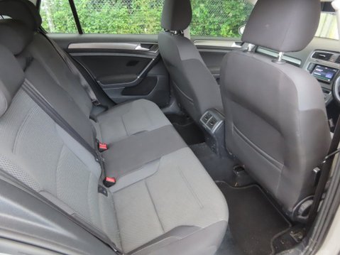 Volkswagen Golf SE TDI BLUEMOTION TECHNOLOGY 8