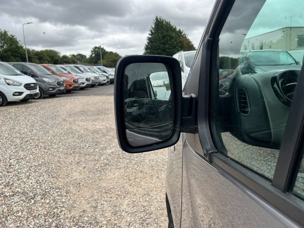Renault Trafic LWB L2H1 Low Roof Sport LL30 Air Con Alloy Wheels EURO 6 NO VAT 19
