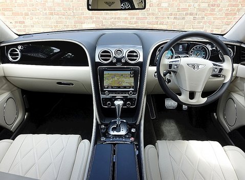 Bentley Flying Spur V8 15