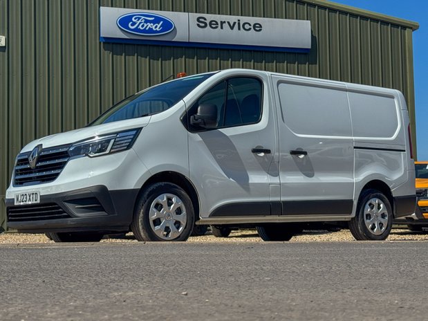 Renault Trafic SWB L1H1 [SOLD MM] Low Roof Business Plus Sl28 Air Con Sensors EURO 6 1
