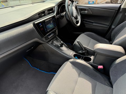 Toyota Auris VVT-I EXCEL HYBRID AUTO 14