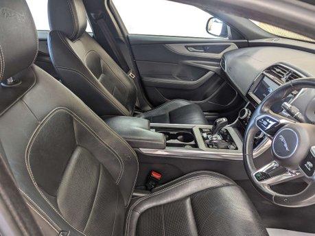Jaguar XE 2.0 XE R-Dynamic S D Auto 4dr 27