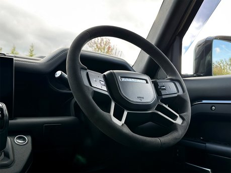 Land Rover Defender V8 61