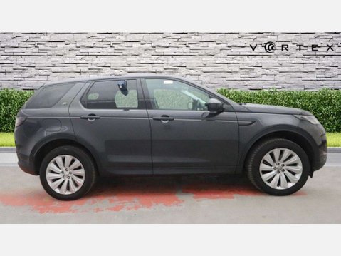 Land Rover Discovery Sport 2.0 Discovery Sport SE D Auto 4WD 5dr 5