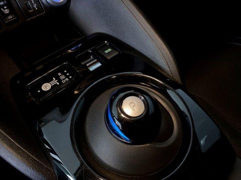 Nissan LEAF 39kWh N-Connecta Hatchback 5dr Electric Auto (150 ps) Bluetooth - DAB Radio 17