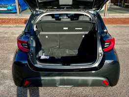 Toyota Yaris 1.5 Yaris Design HEV CVT 5dr 67