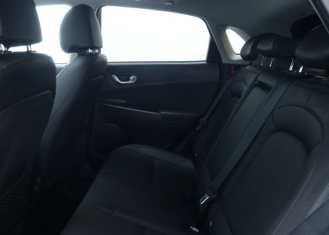 Hyundai KONA 1.6 h-GDi Ultimate SUV 5dr Petrol Hybrid DCT Euro 6 (s/s) (141 ps) 52