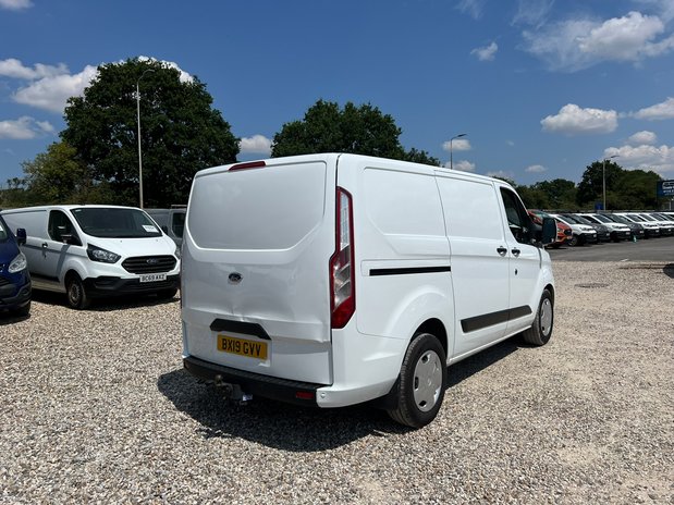 Ford Transit Custom AUTO SWB L1H1 Low Roof Trend Air Con Sensors Tow Bar EURO 6 NO VAT 6