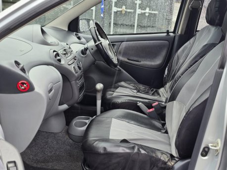 Toyota Yaris 1.3 VVT-i 16v CDX Hatchback 5dr Petrol Automatic (160 g/km, 85 bhp) 14