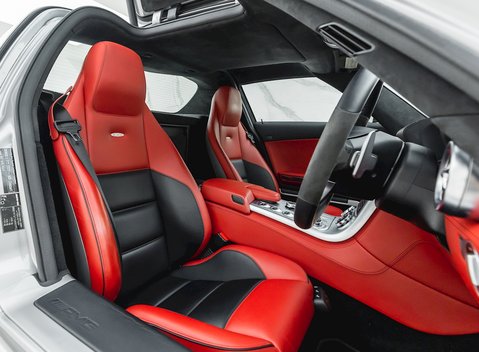 Mercedes-Benz SLS AMG 12
