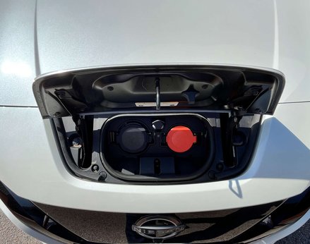 Nissan LEAF Leaf Tekna Electric 110kw, 39kwh (Automatic) 77