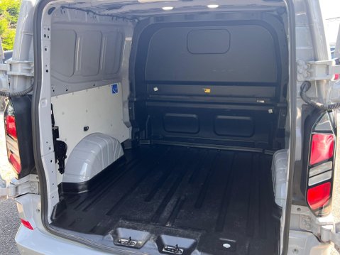 Ford Transit Custom 2.0 320 EcoBlue Limited Crew Van Auto L2 H1 Euro 6 (s/s) 5dr 29