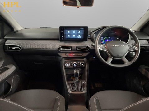 Dacia Jogger 1.6 Hybrid Expression MPV 5dr Petrol Hybrid Auto Euro 6 (s/s) (140 ps) Air 19