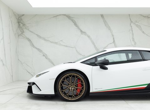 Lamborghini Huracan LP640-4 Performante 24