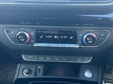 Audi Q5 TFSI QUATTRO S LINE BLACK EDITION 26