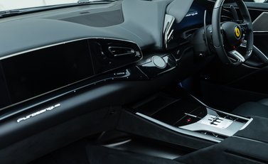 Ferrari Purosangue 23