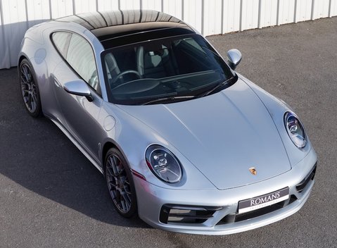 Porsche 911 Carrera 4S (992) 6