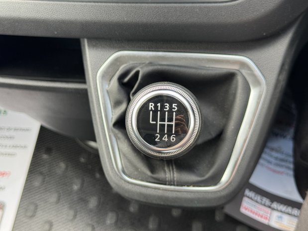 Renault Trafic LWB L2H1 Low Roof LL30 Extra Air Con Alloys Nav Sensors 46
