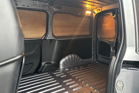 Peugeot Partner 102 ps BlueHdi Professional L2 9