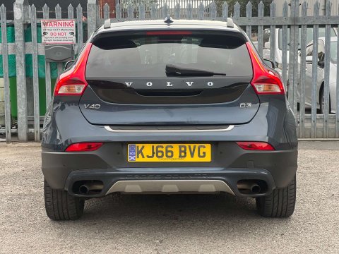 Volvo V40 2.0 V40 Cross Country Professional D3 5dr 8