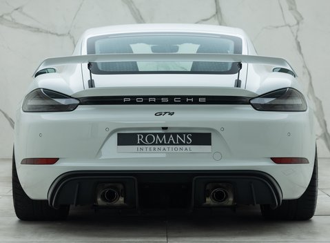 Porsche Cayman GT4 (718) 9