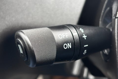 Iveco Daily 70C18D Crew Cab Dropside with Hiab X-Hiduo 062 Crane 25