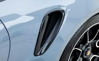 Porsche 911 Turbo S CABRIOLET (992) 31