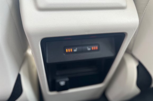 Land Rover Discovery Sport 2.2 SD4 HSE LUXURY AUTOMATIC 36