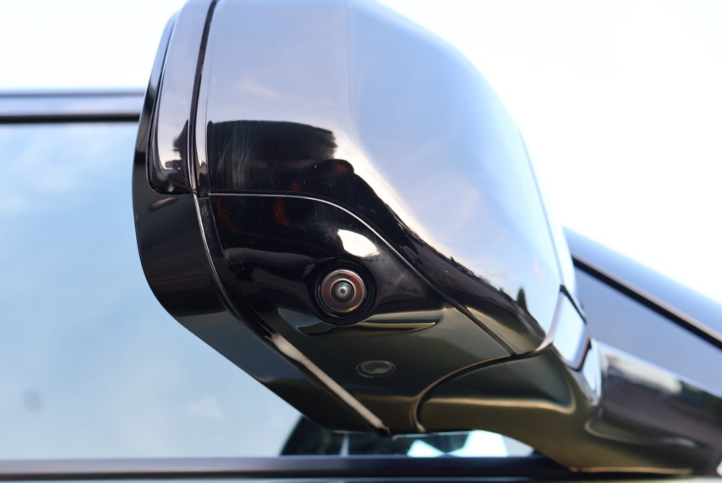 Land Rover Defender 110 2026    HARD TOP X-DYNAMIC 350 HSE seeker styled genuine rear seat fitted 14