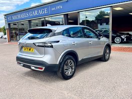 Nissan Qashqai 1.3 Qashqai Acenta Premium DiG-T MHEV 5dr 8