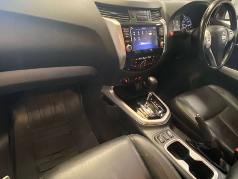 Nissan Navara 2.3 Navara Tekna dCi Auto 4WD 5dr 41
