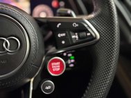 Audi R8 5.2 FSI V10 Plus S Tronic quattro Euro 6 (s/s) 2dr 37