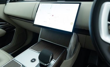 Land Rover Range Rover P460e SE 20